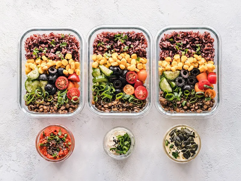 How Smart Lifters Eat More in Summer and Less in Winter — And Still Build Muscle All Year